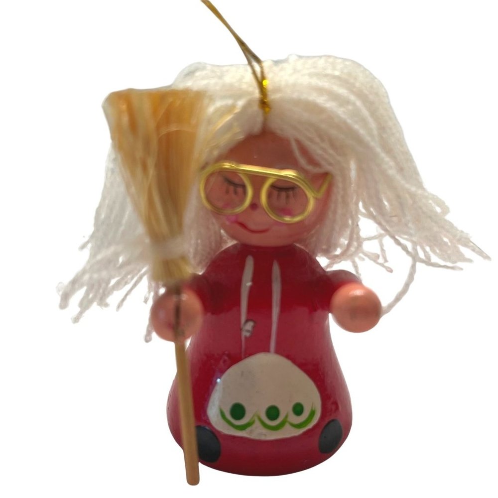 Cleaning Elf with Broom Wood Christmas Tree Ornament 2.75" Tall Vintage